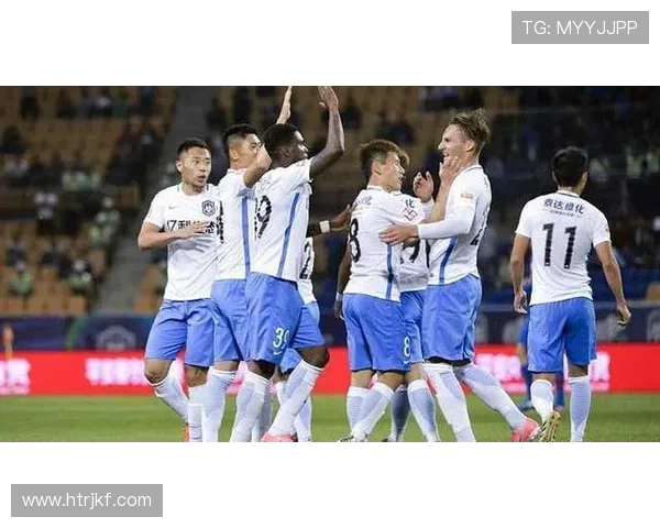 中超激烈对决上演,豪门球队争夺榜首位置,精彩进球频频上演